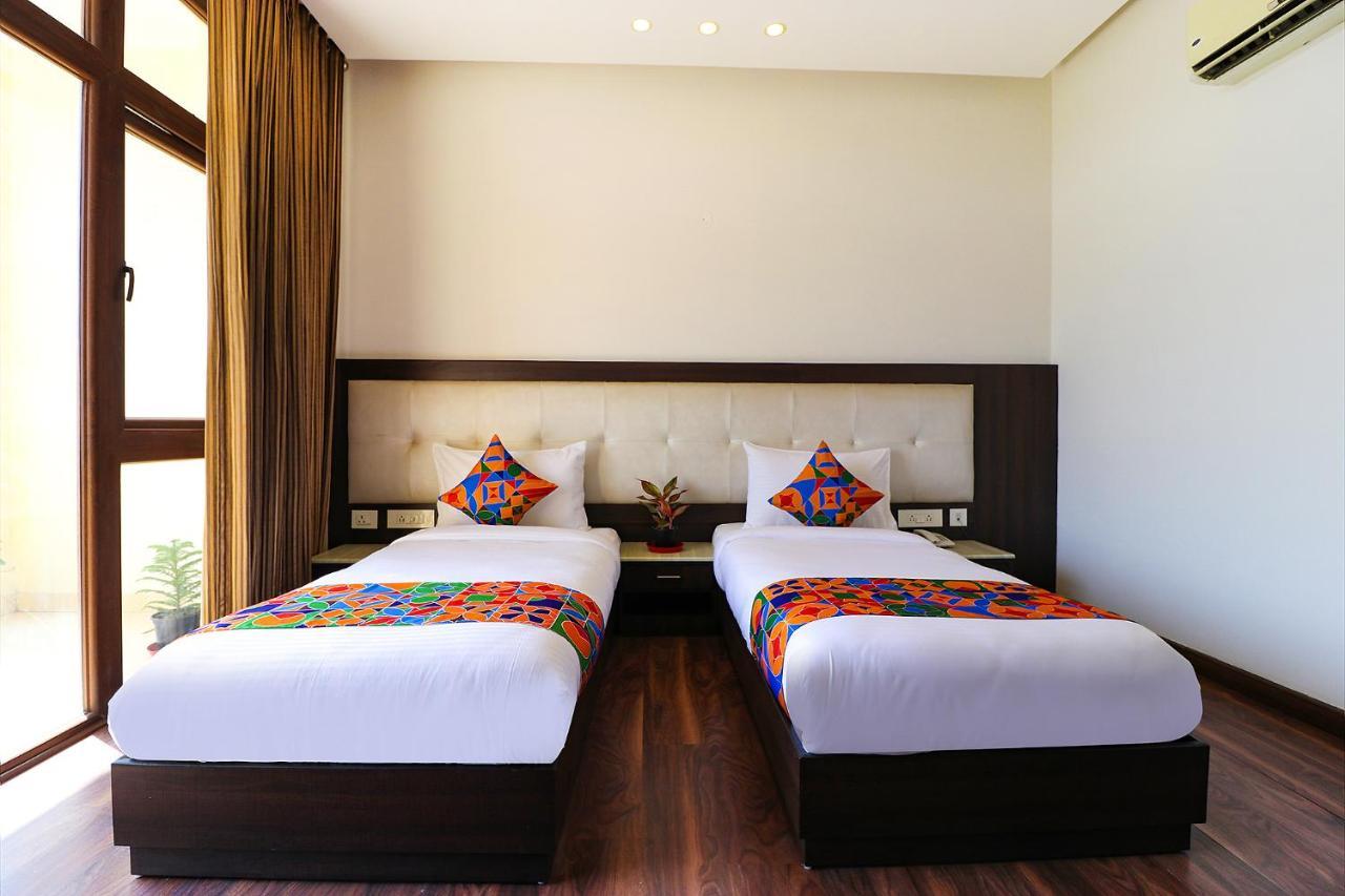 Fabhotel Oyster Villa Gurgaon Exterior photo