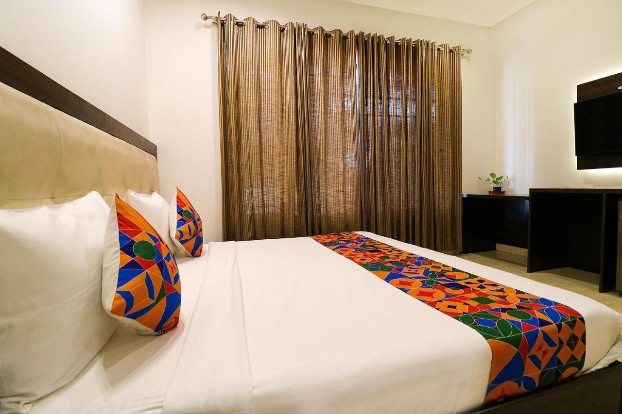 Fabhotel Oyster Villa Gurgaon Exterior photo