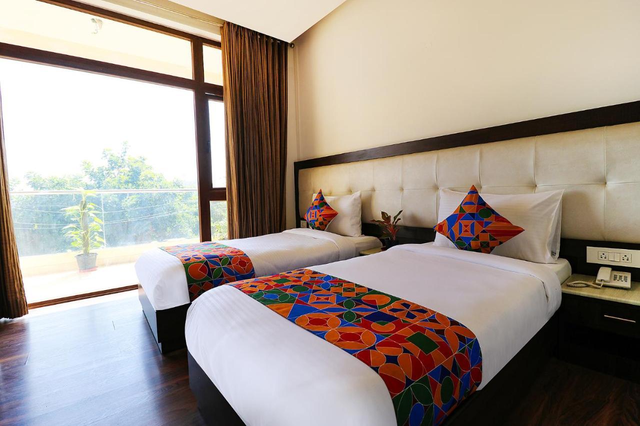 Fabhotel Oyster Villa Gurgaon Exterior photo