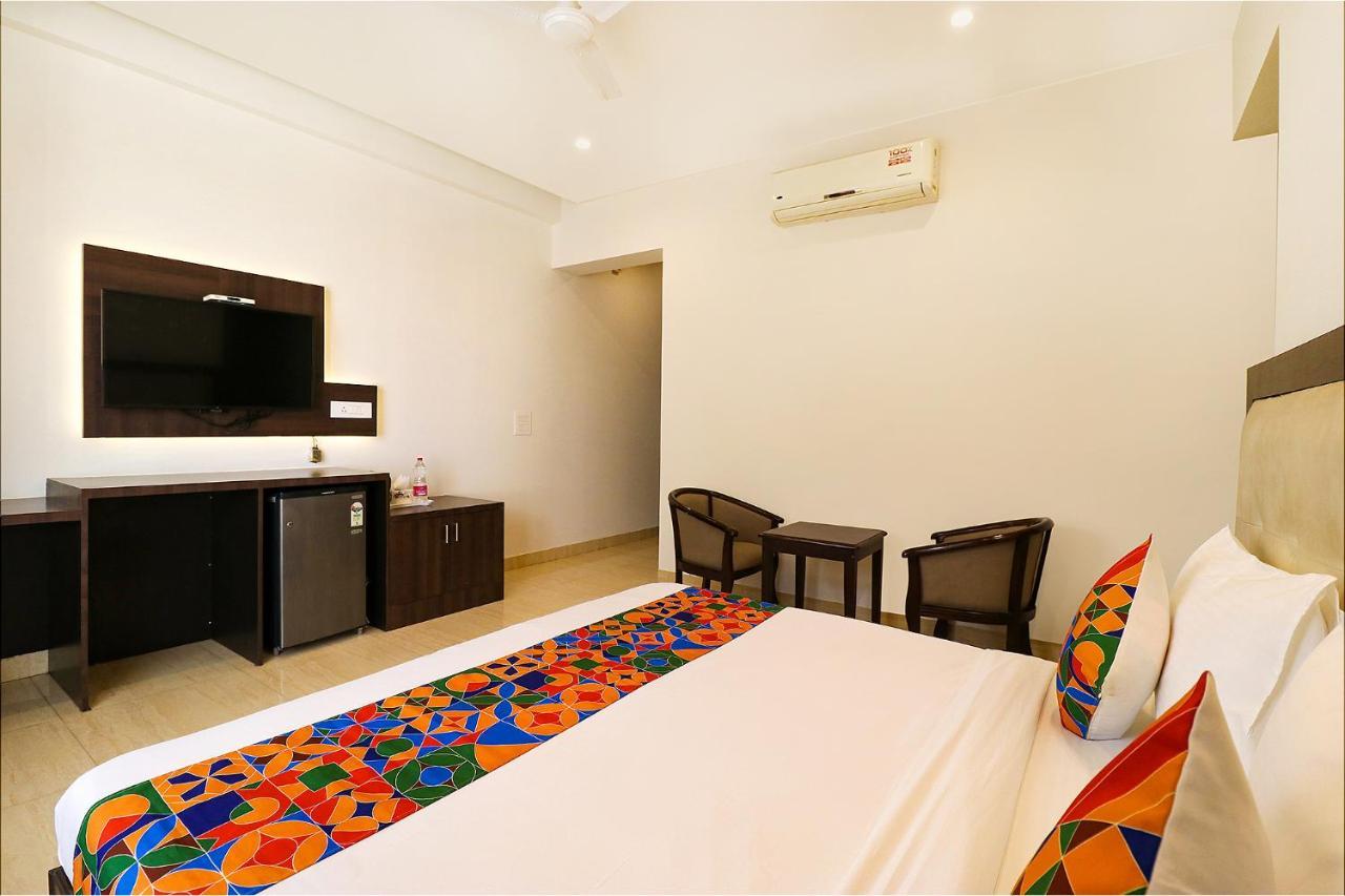 Fabhotel Oyster Villa Gurgaon Exterior photo