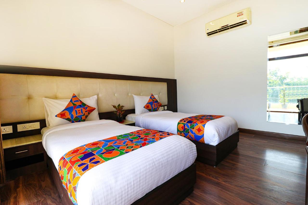 Fabhotel Oyster Villa Gurgaon Exterior photo